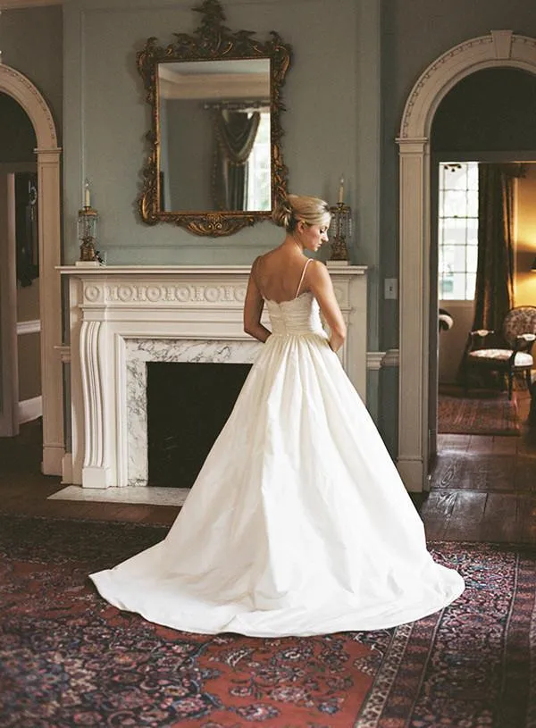 Anneprom A-Line Sleeveless Spaghetti Strap Lace Wedding Dress APW0053