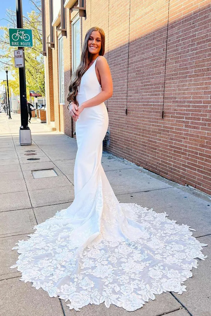 Mermaid V-Neck Ivory Satin Wedding Dress With Lace Appliques TN334